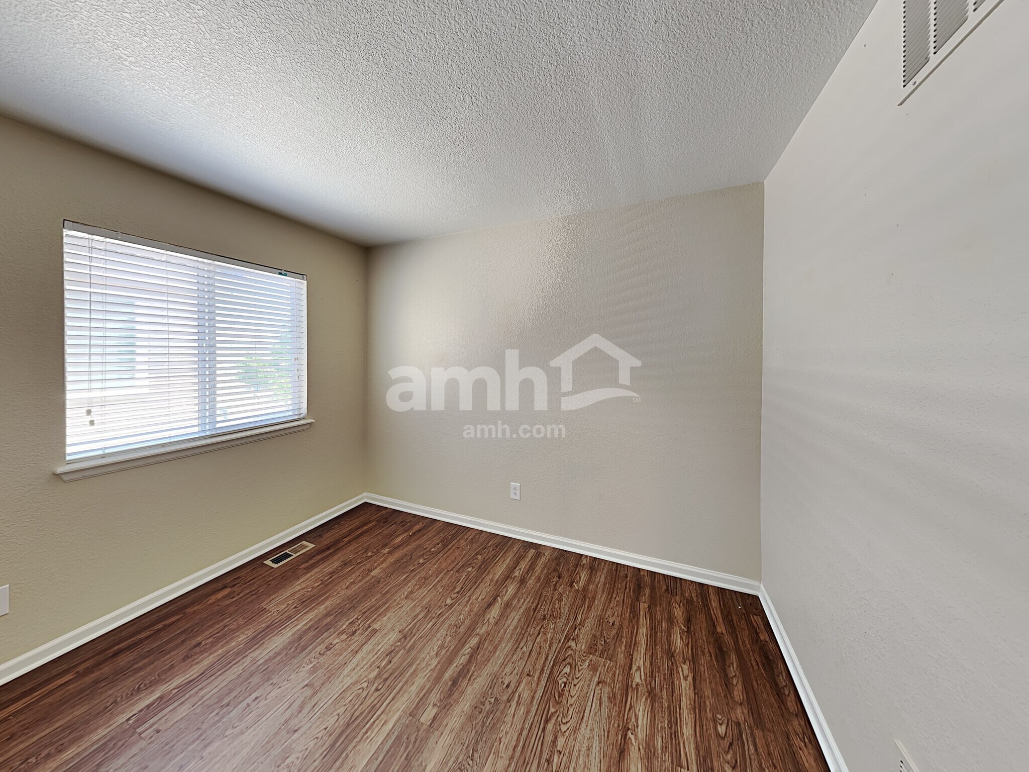 Building Photo - 20000 Mitchell Pl