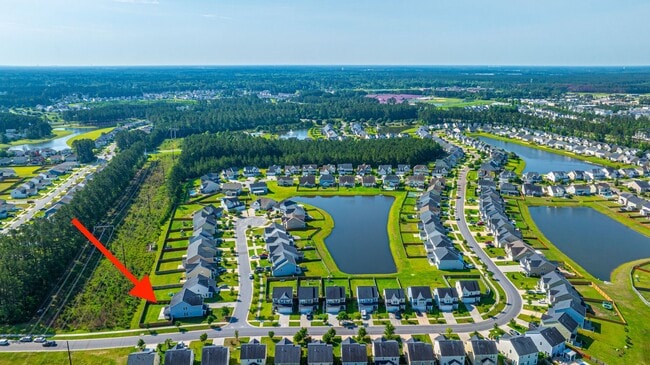 Building Photo - 201 Bigleaf Ct