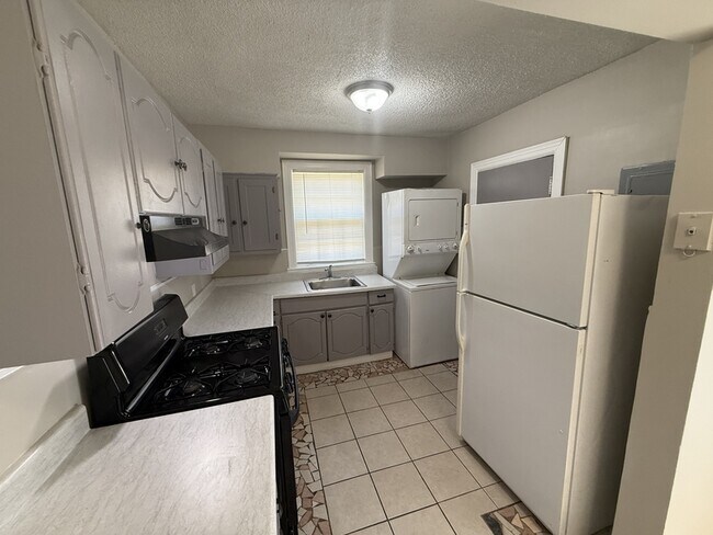 Building Photo - 1621 Glenview Ave