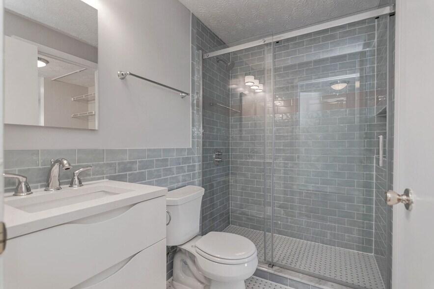 Building Photo - 1638 10th St S