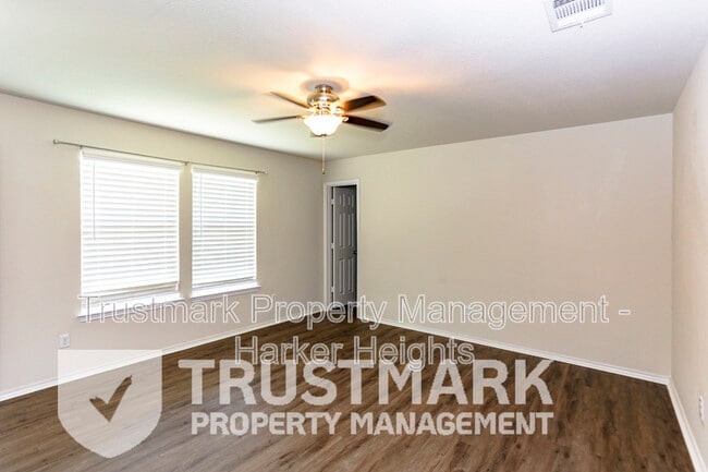 Building Photo - 1321 Cozy Creek Dr