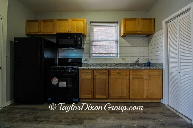 Building Photo - 6607 S Greenwood Ave