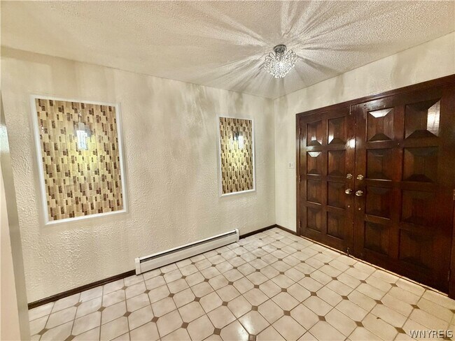 Building Photo - 94 S Prince Dr