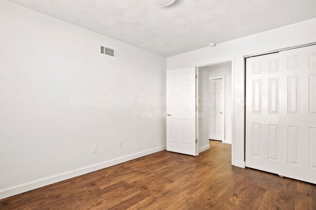 Building Photo - 716 Plankway Dr