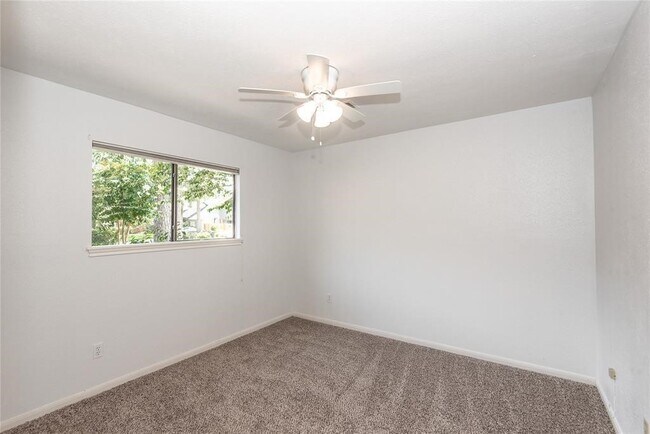 Building Photo - 1518 Durfey Ln