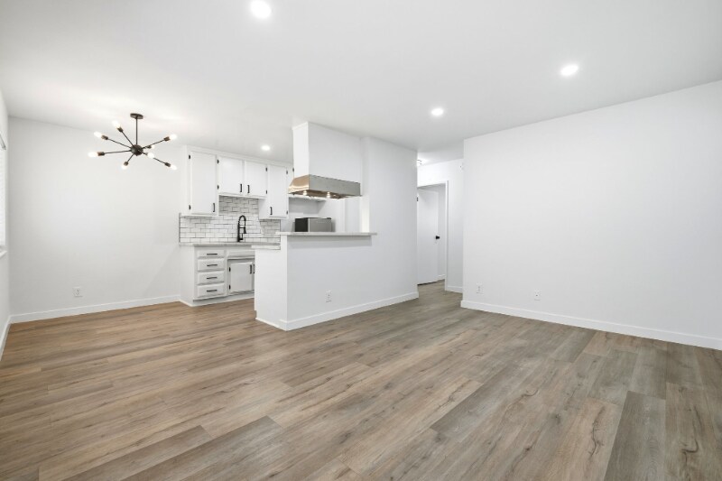 Building Photo - 5549 Fulcher Ave