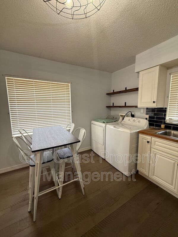 Building Photo - 40 1st Ave