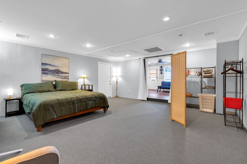 Building Photo - 51 Laurel Ave