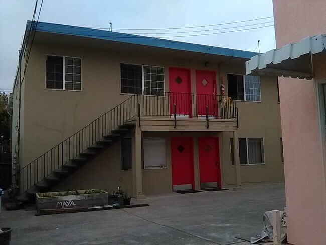 Primary Photo - 2021 Blake St