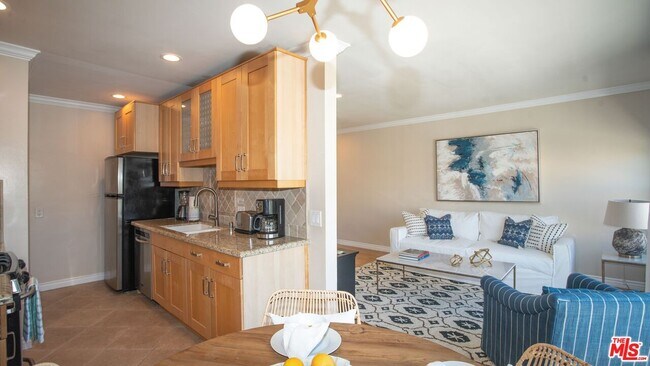 Building Photo - 2101 Ocean Ave