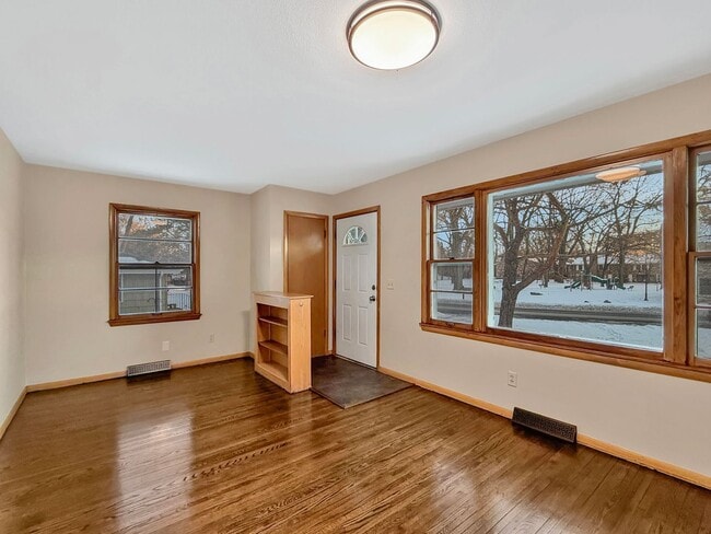 Building Photo - 1618 Natchez Ave S