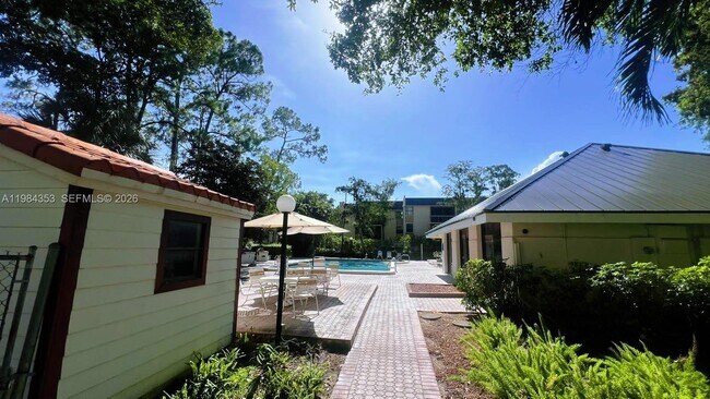Building Photo - 8429 Forest Hills Dr