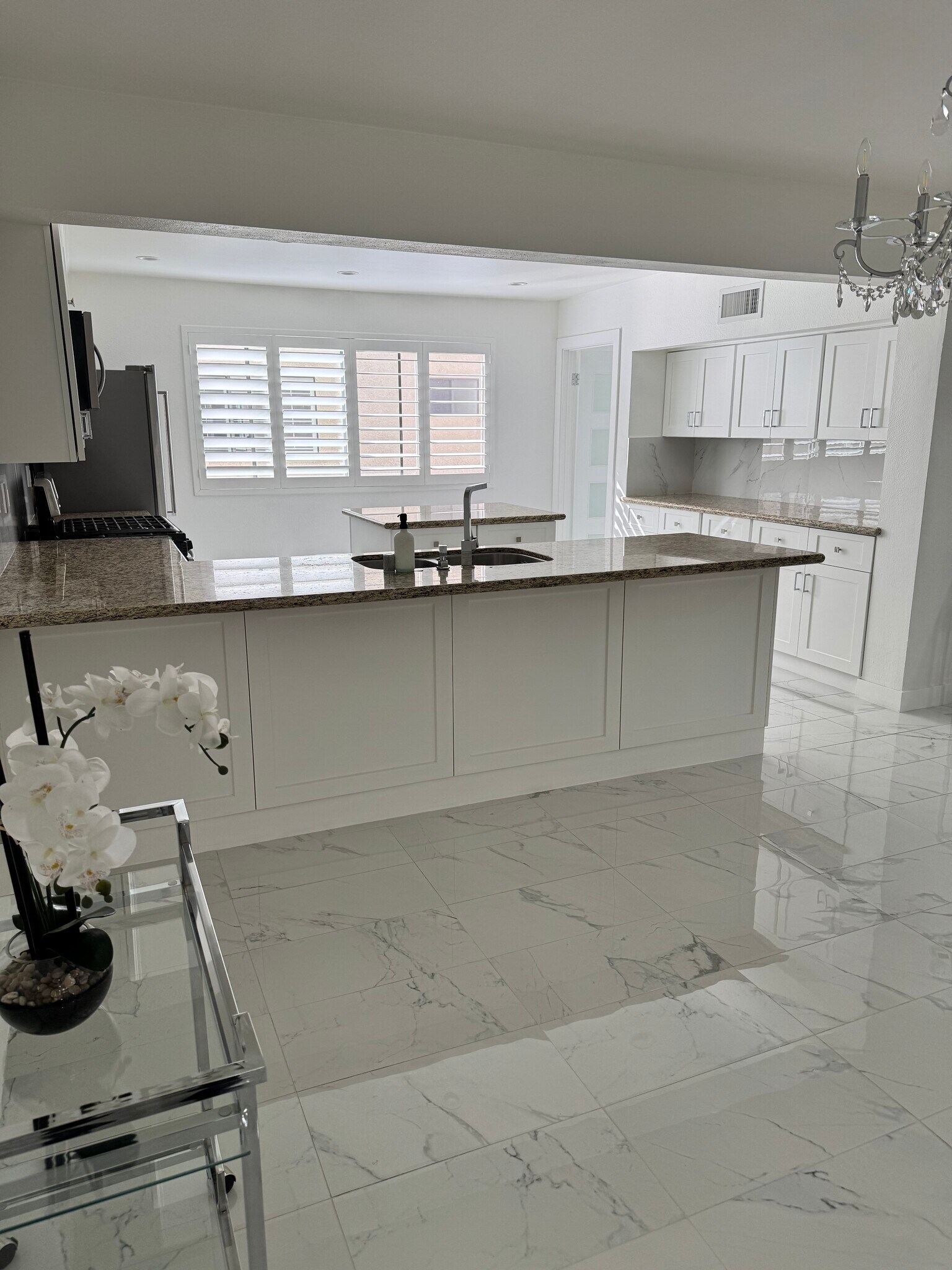 Building Photo - 18411 Collins St