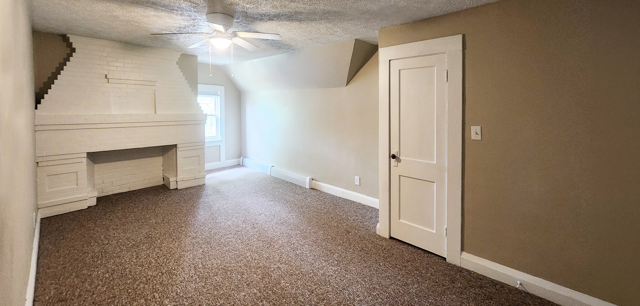 Bedroom 2 - 542 6th W St