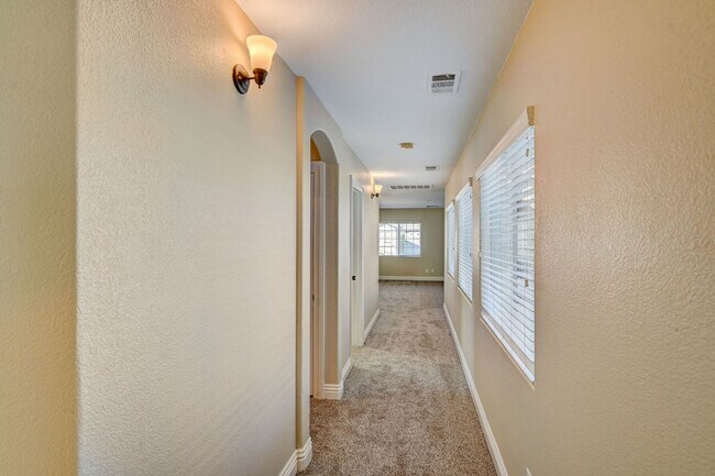 Building Photo - Stunning Northwest three bedroom w/ a loft!