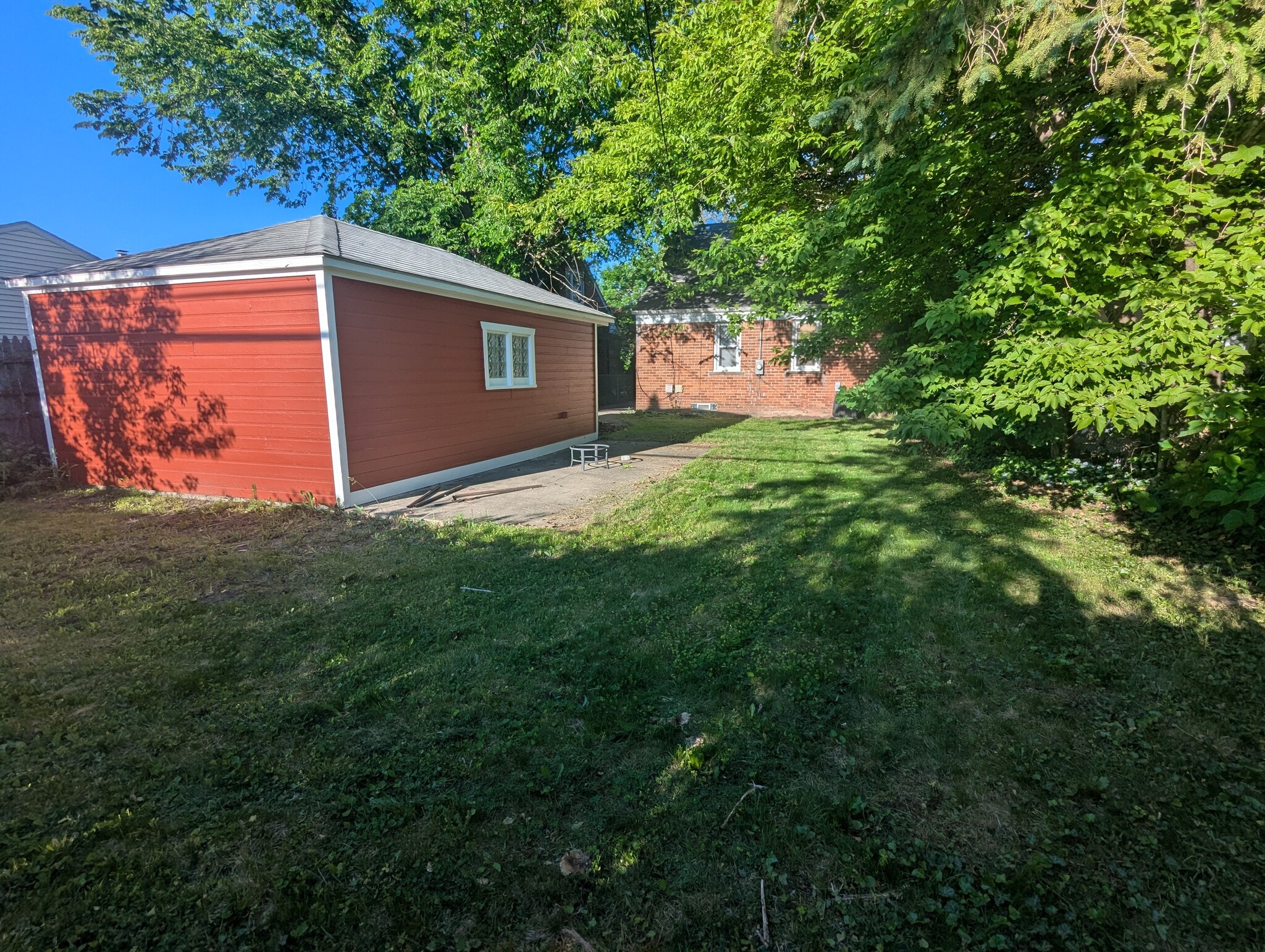 Building Photo - 9319 Fenton Ave
