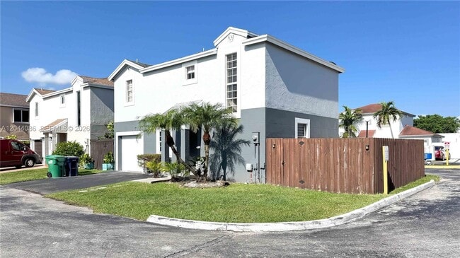 Building Photo - 9044 SW 148th Ct