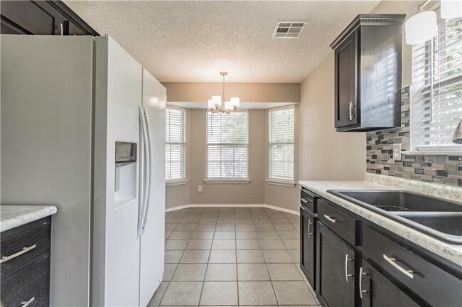 Building Photo - 1245 S Camellia Ln