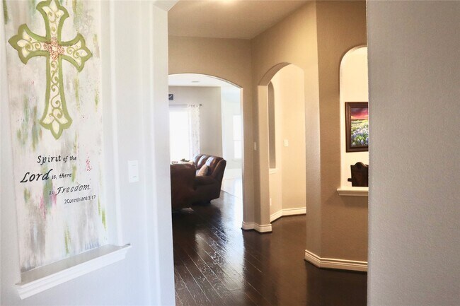 Building Photo - 5627 S Denham Ridge Ln