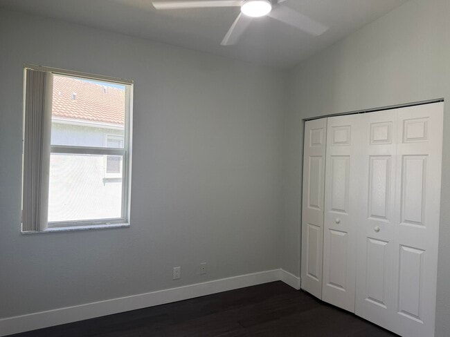 Building Photo - 3251 Laurel Ridge Cir