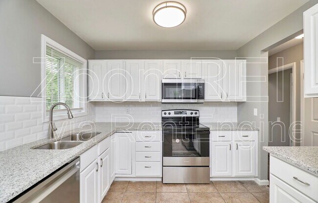 Building Photo - 2700 Steeplechase Ln
