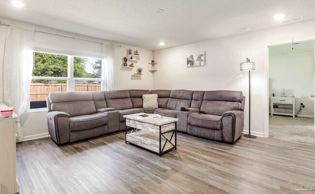 Building Photo - 9768 MilleeLoop