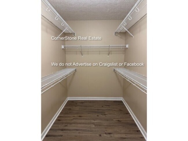 Building Photo - 1552 Clan Campbell Dr