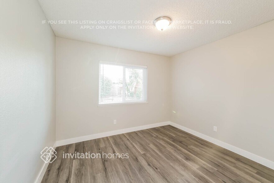 Building Photo - 1009 Murre Way