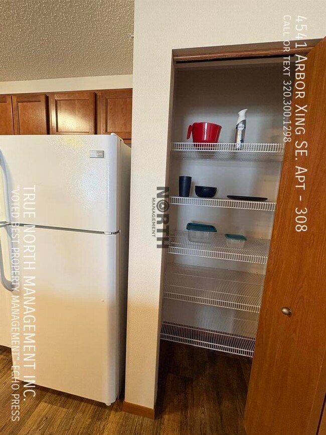 Building Photo - 4541 Arbor Xing SE