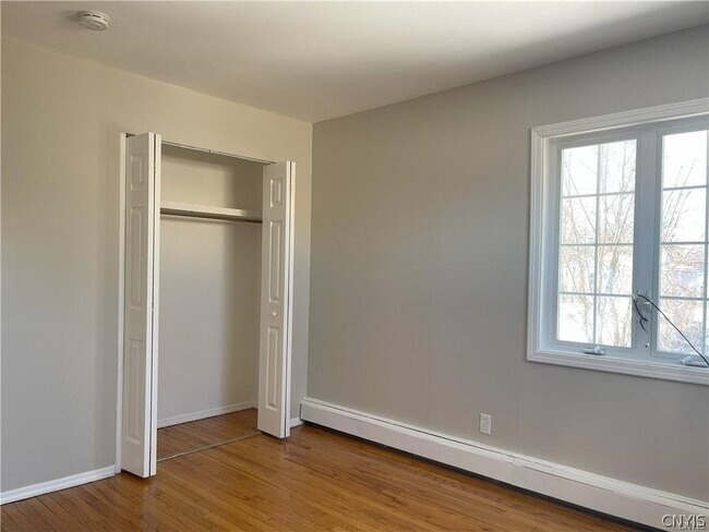 Building Photo - 6435 Wells Dr