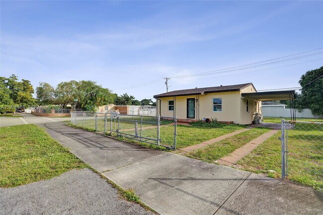 Building Photo - 1300 NW 87th St