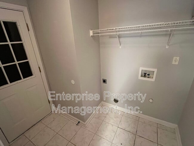 Building Photo - 1421 Radley Cove