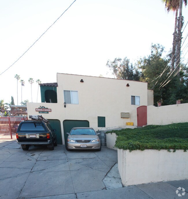 Building Photo - Portola Manor