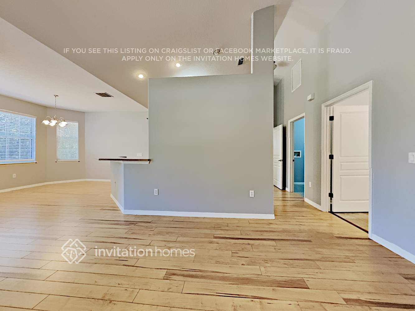 Building Photo - 2890 Alameda Del Norte