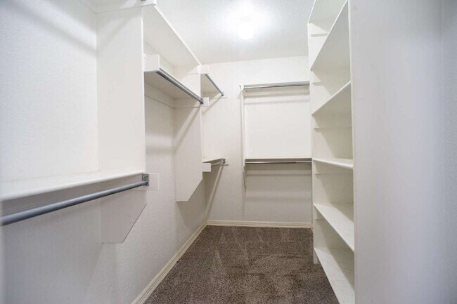Building Photo - "Spacious 4-Bed Home with Granite Touch & ...