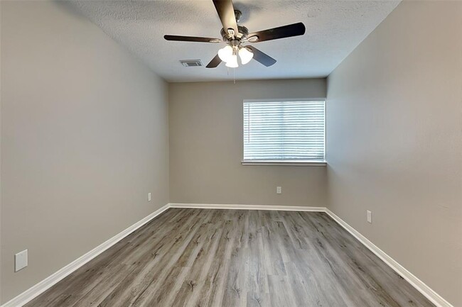 Building Photo - 8303 Holmwood Dr