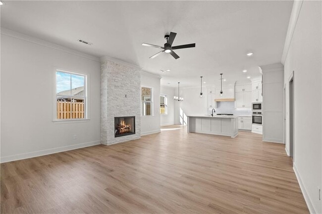 Building Photo - 550 Apollo Dr