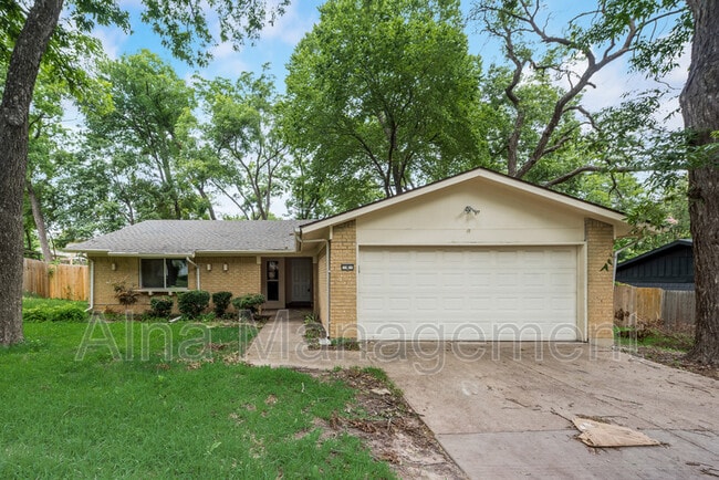 Building Photo - 4 Eastlane Pl