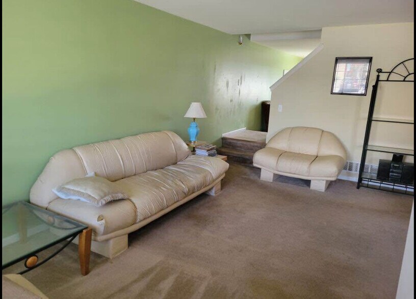 Building Photo - 16507 Terrace Village Dr