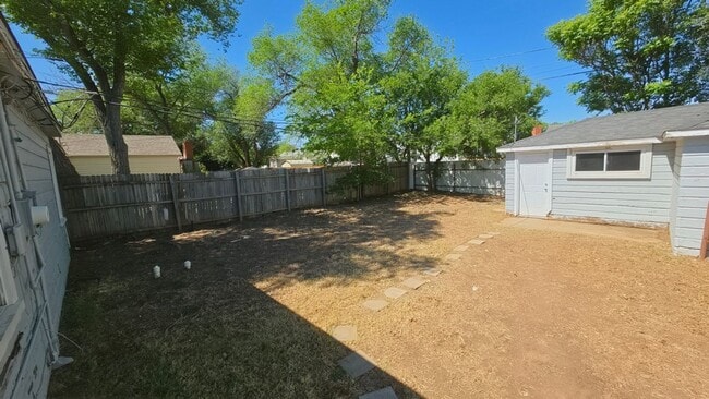 Building Photo - Charming & Affordable 2-Bedroom Home – Ready for Move-In!