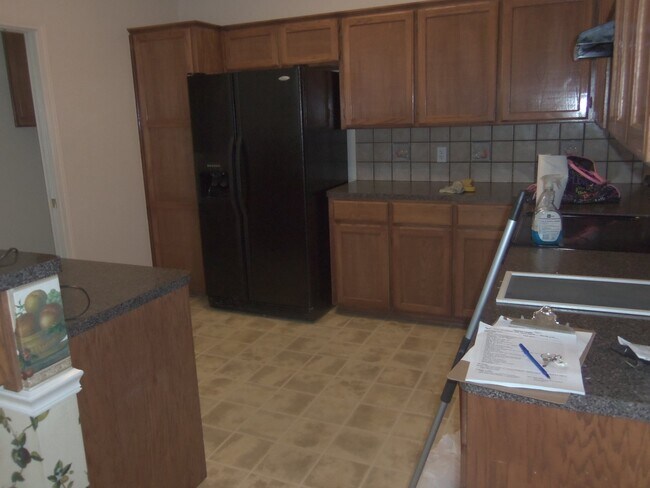 Building Photo - 4201 Windwood Dr