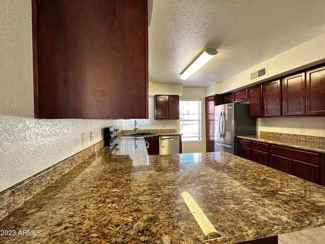 Building Photo - 8787 E Mountain View Rd