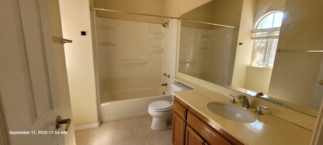 Building Photo - Convenient location in Scripps Ranch