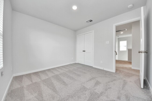 Building Photo - 5806 Quest Valley Dr