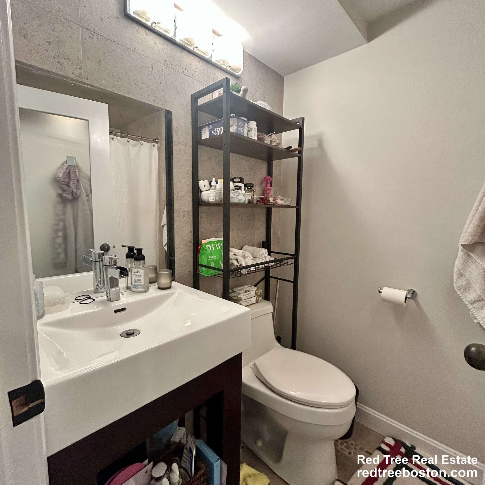 Building Photo - 329 W 4th St