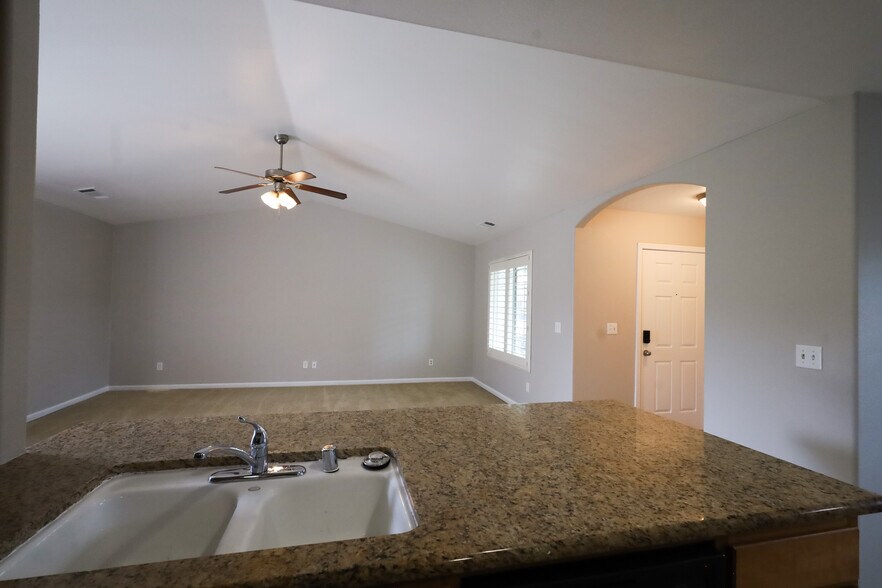 Building Photo - 6673 E El Monte Way