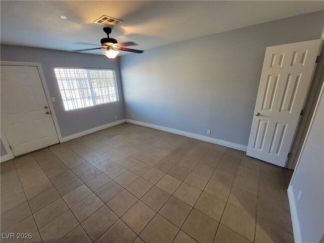 Building Photo - 2429 Daley St