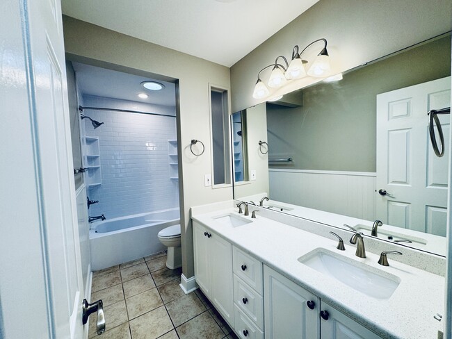 Building Photo - 3571 Brampton Dr