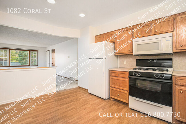 Building Photo - 1082 Coral St