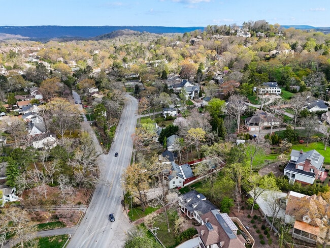 Building Photo - 1504 Hixson Pike